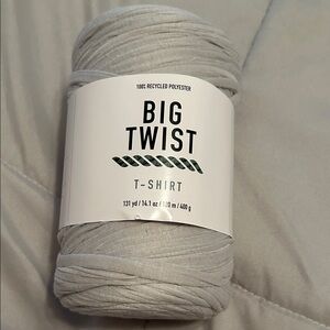 Big Twist T-Shirt Yarn in rainy day